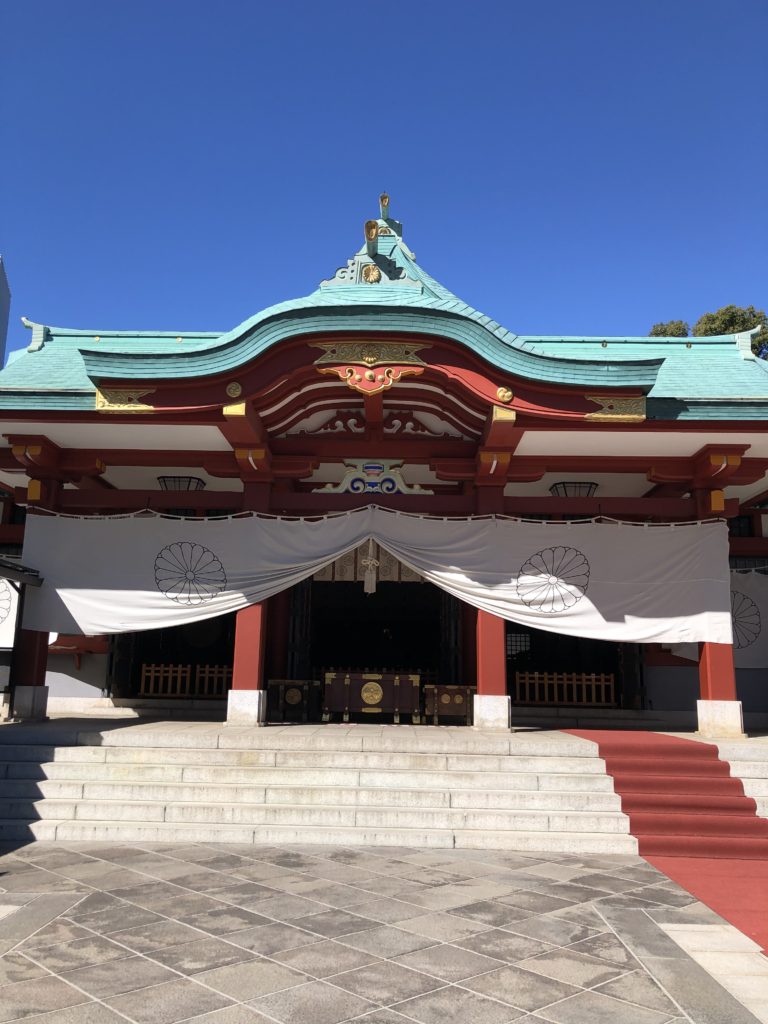 東京都港区の坂道「日枝神社の社殿」です。